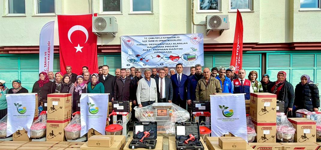 🌲🍇🥖 Kırsal Dezavantajlı Alanların Desteklenmesi Projesi Çamlıyayla’da Üretime Güç Katıyor!