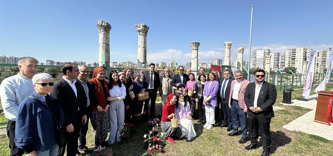 ​🌷 Mezitli’de Renk Cümbüşü: Lale ve Sümbül Hasadı Başladı! 🪻